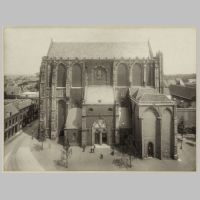Utrecht, Domkerk vanuit het westen met in het midden de zogenaamde puist van Suys. Foto uit 1903 (Wikipedia).jpg